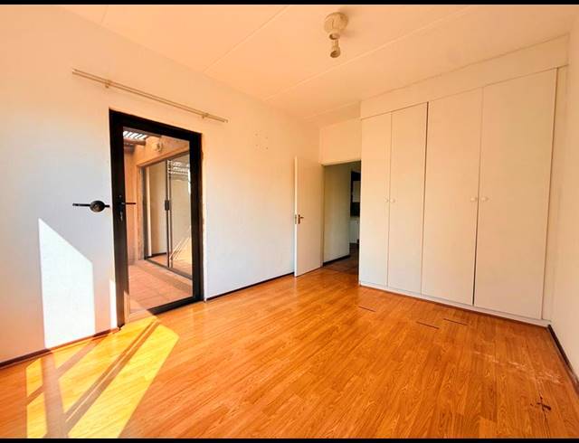 2 BEDROOM APARTMENT FOR SALE IN SUNNINGHILL